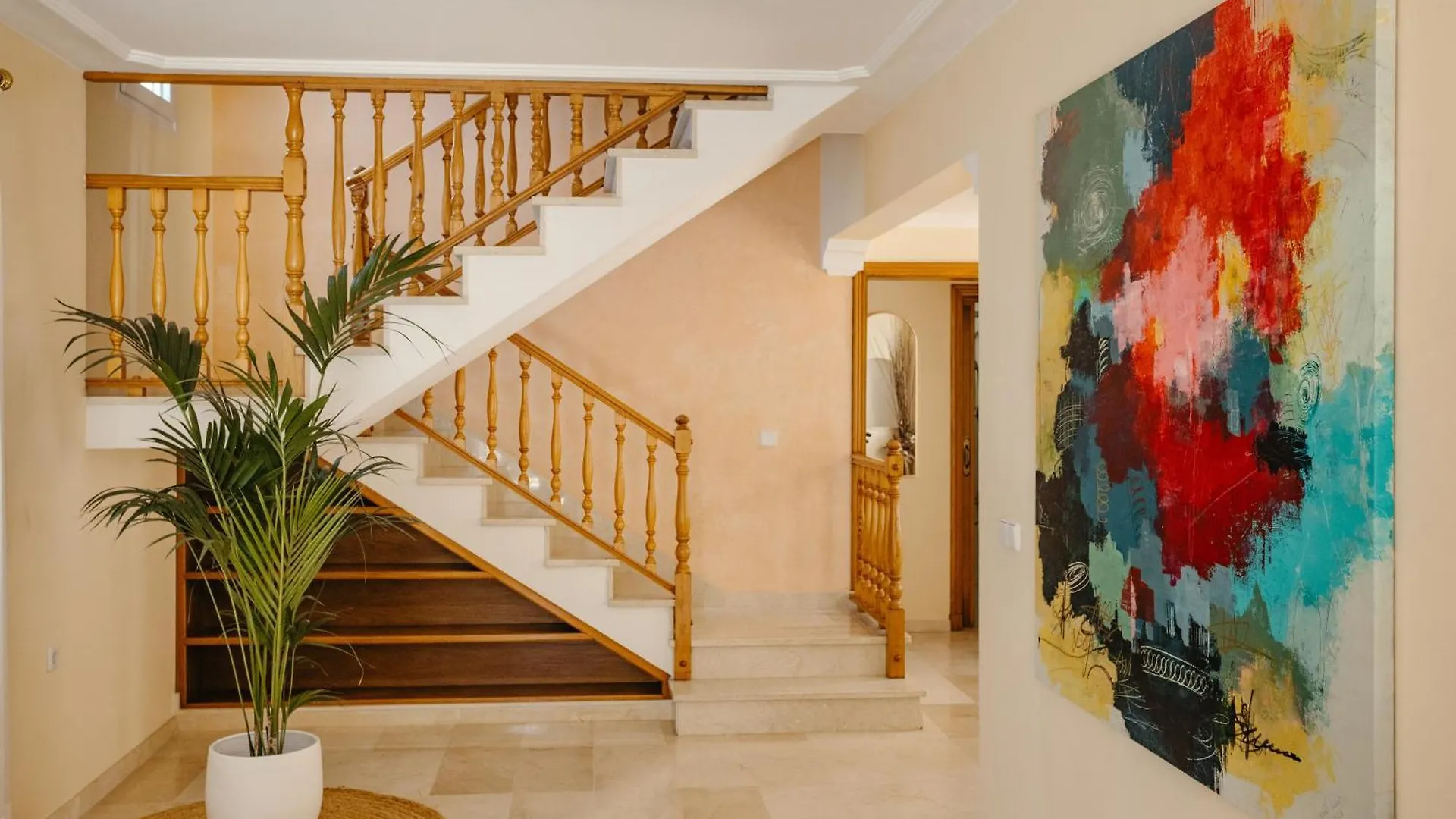 Villa Pandora Маон 0*,
